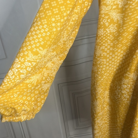 Yellow floral dress 🖤 - Picture 5 of 12